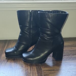 Elegant Black Women's Boots